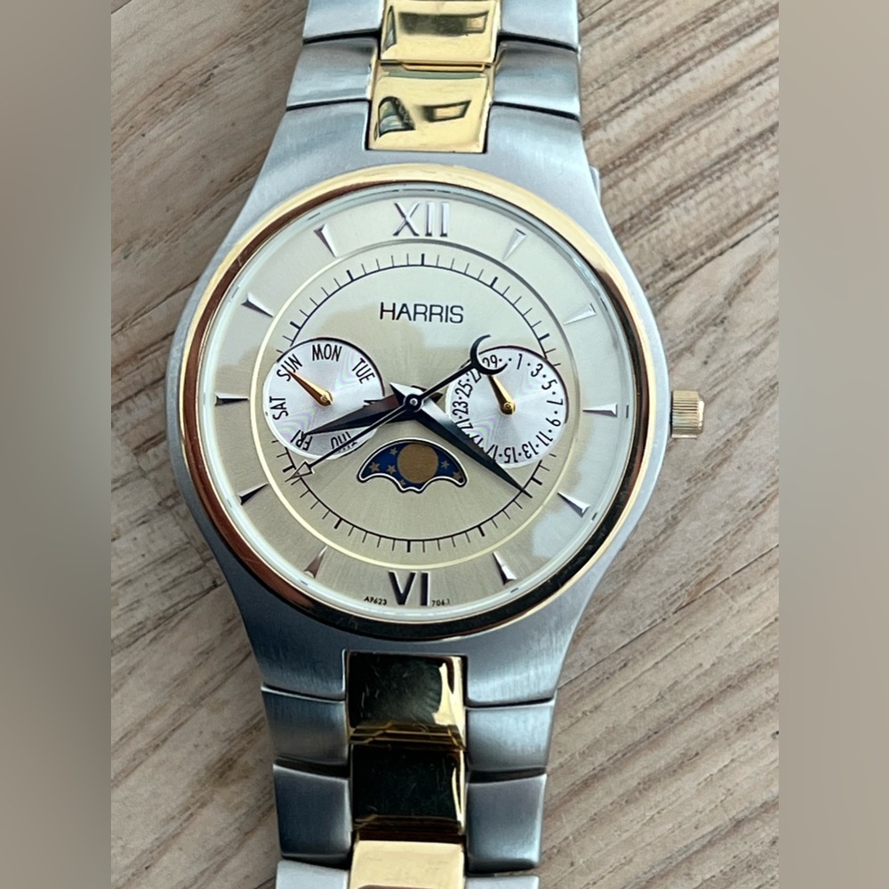 Harris Moon Phase Rare Men’s Watch Two-Tone Bracelet Gold Dial Date Day Dials